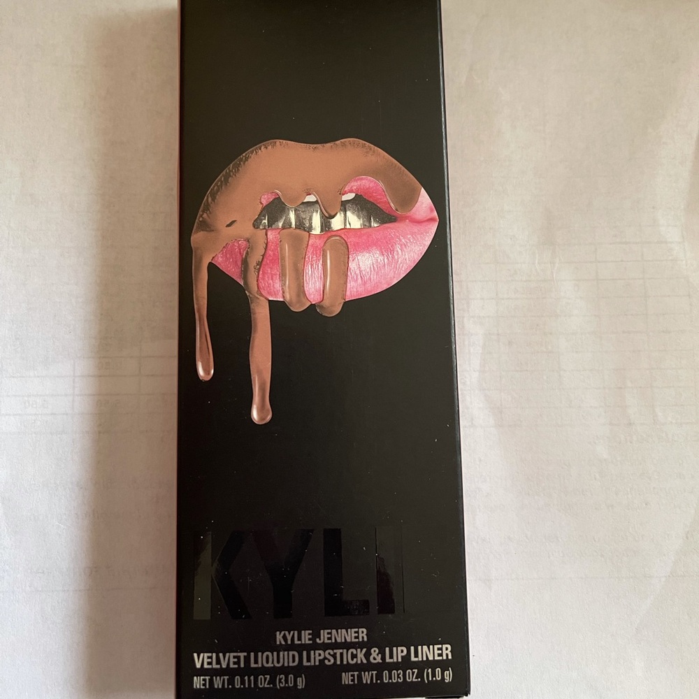 Kylie Cosmetics lip kit Charm